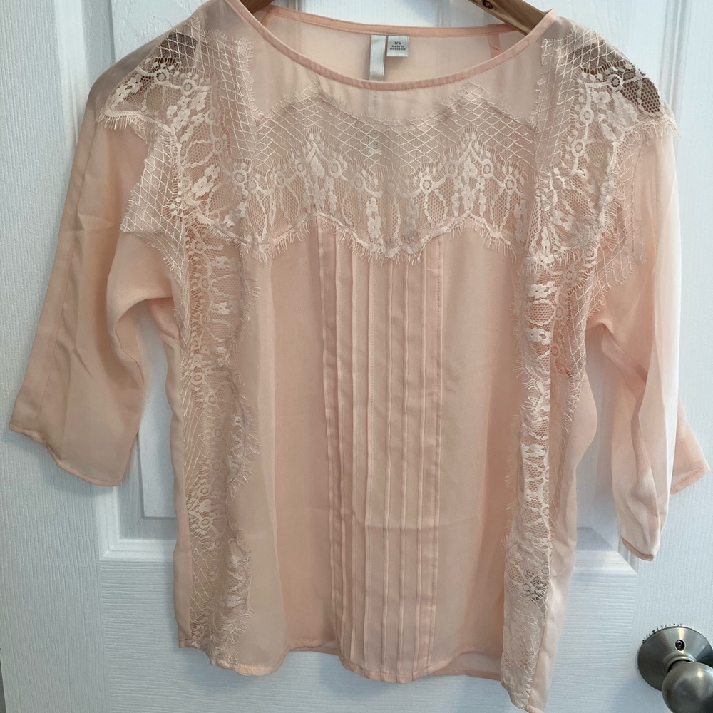 Lauren Conrad EUC blush lace sheer top XS